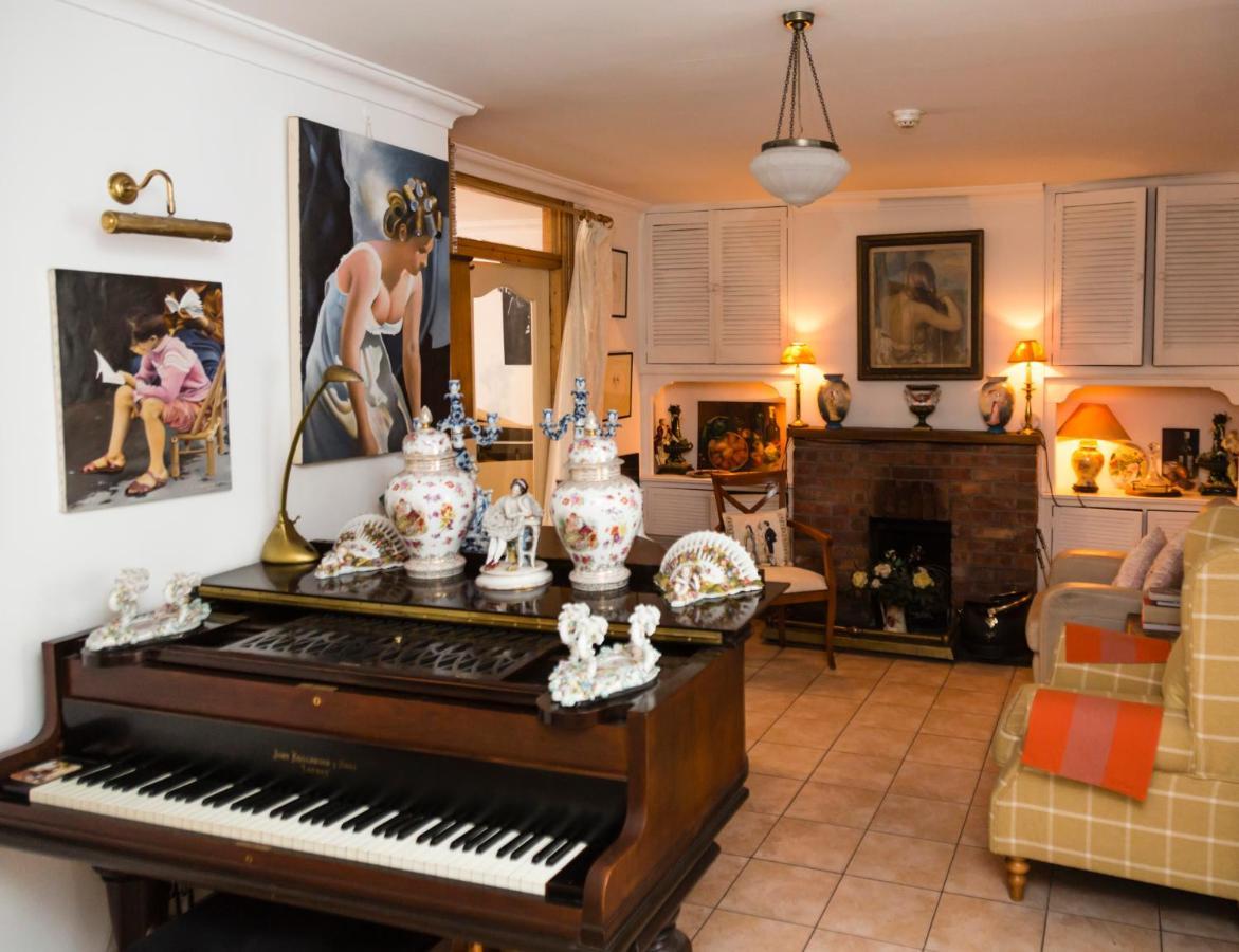 The Gallery B&b, The Glen, ,county Cork * Kinsale