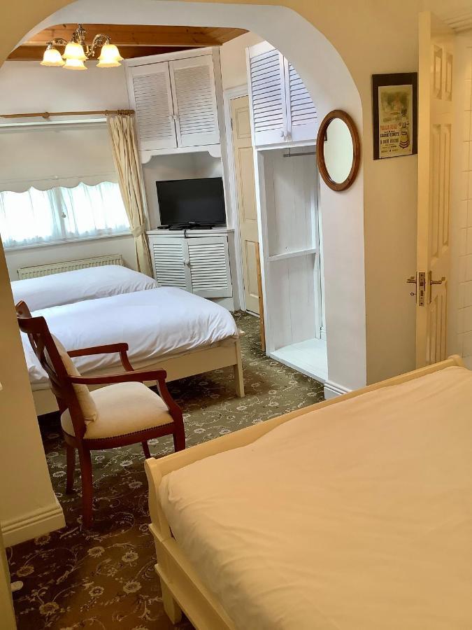 The Gallery B&b, The Glen, ,county Cork