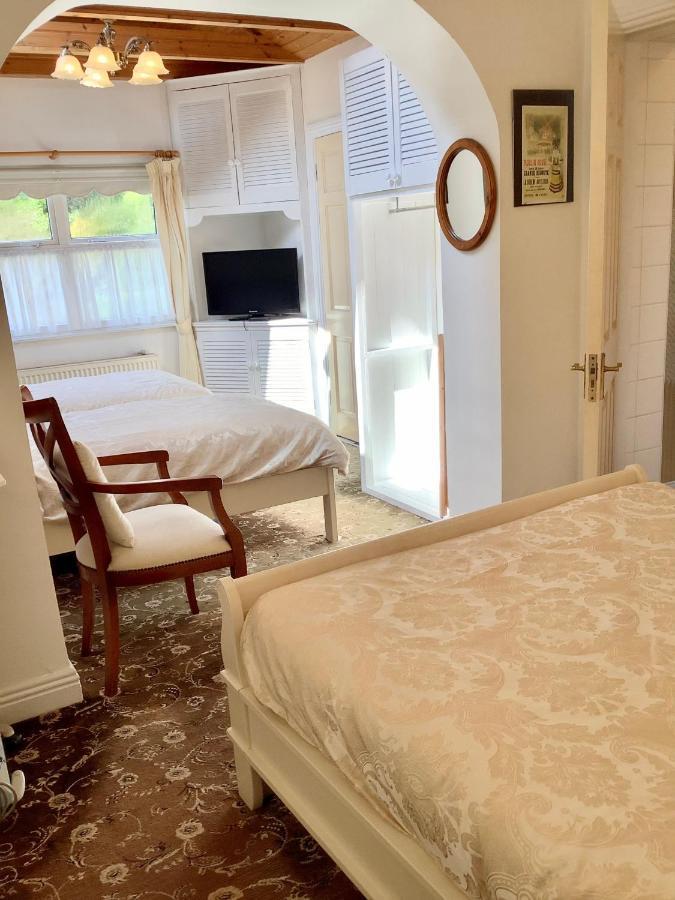 The Gallery B&b, The Glen, ,county Cork Kinsale