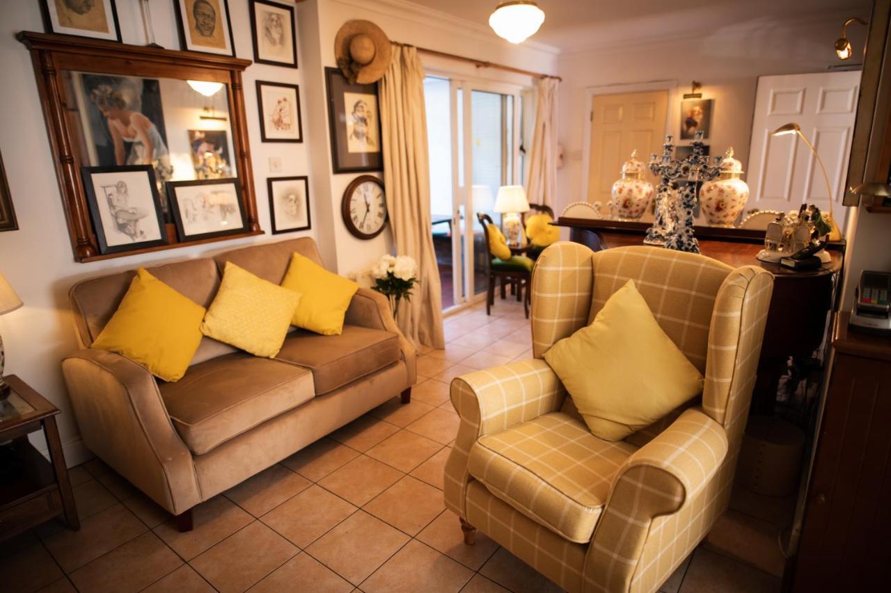 The Gallery B&b, The Glen, ,county Cork *