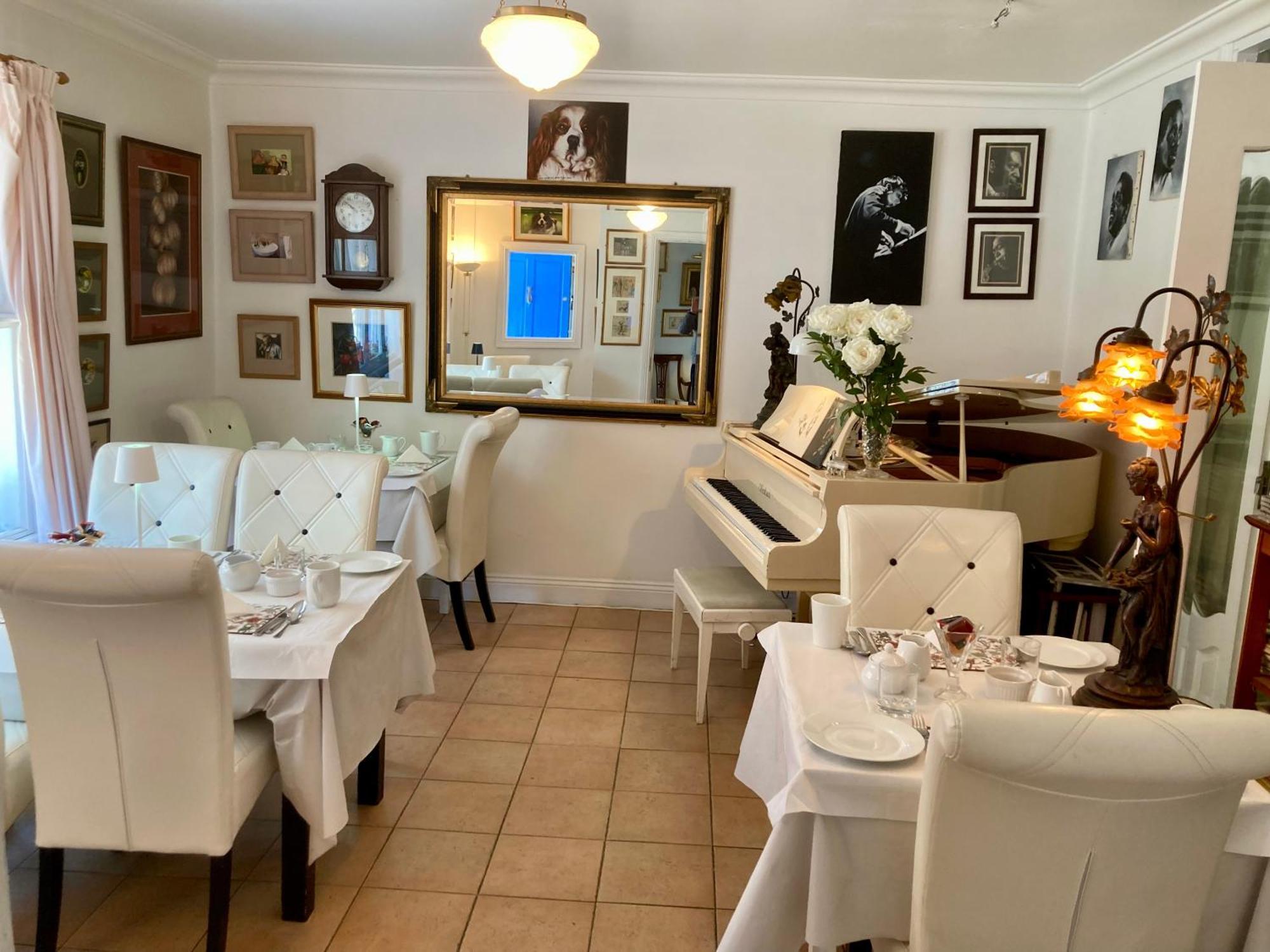 The Gallery B&b, The Glen, ,county Cork *